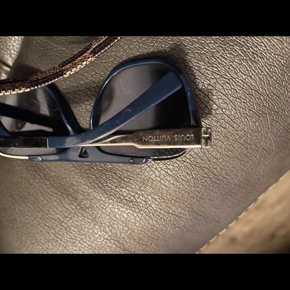 Louis Vuitton glasses 👓 - Picture 4 of 6